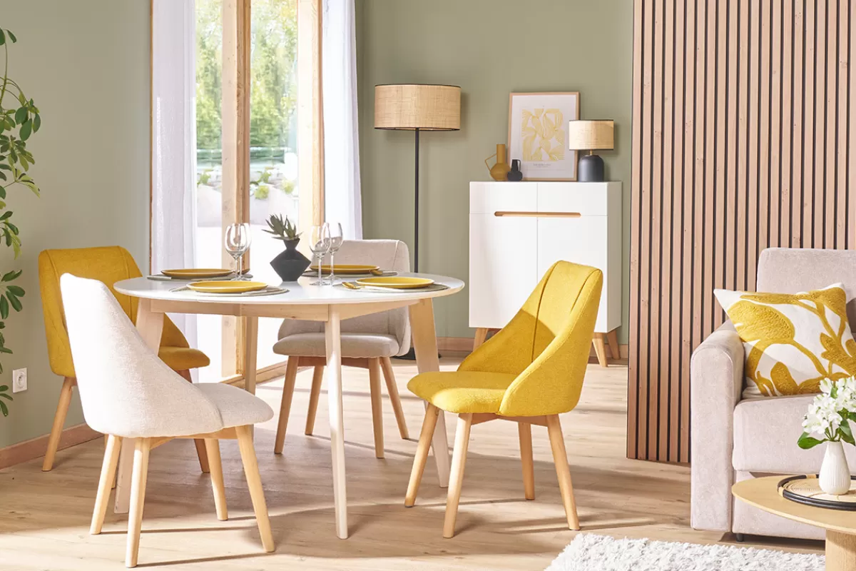 Miliboo Sillas Modernas-Set de 2 sillas de tela efecto aterciopelado texturizado amarillo mostaza y madera maciza HIGGINS