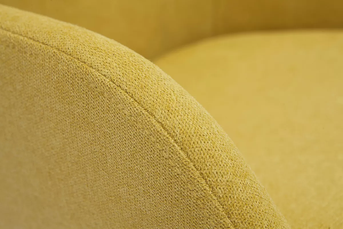 Miliboo Sillas Modernas-Set de 2 sillas nórdicas de tela efecto aterciopelado amarillo mostaza y madera clara maciza HOLO