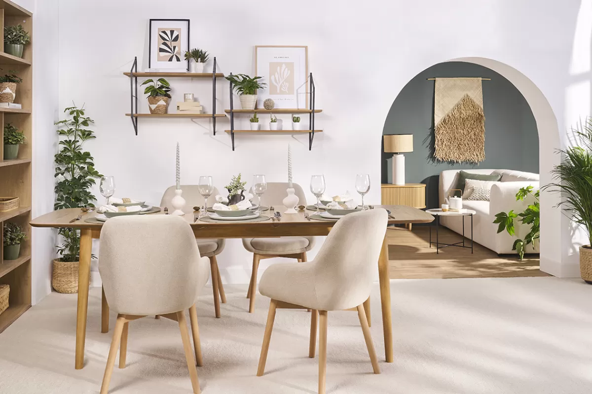 Miliboo Sillas Modernas-Set de 2 sillas nórdicas de tela efecto aterciopelado beige y madera clara maciza HOLO