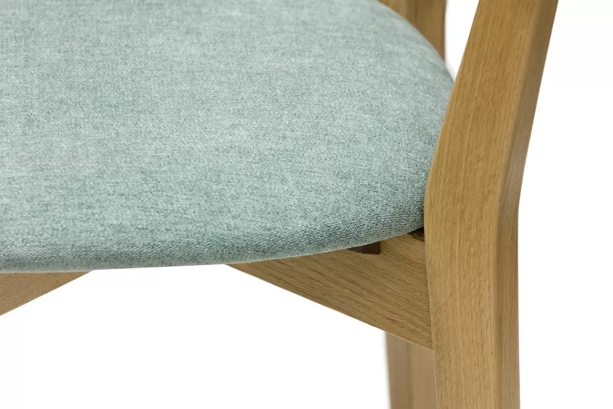 Miliboo Sillas Modernas-Set de 2 sillas vintage de madera de roble claro y tela efecto aterciopelado verde celadón LUCIA