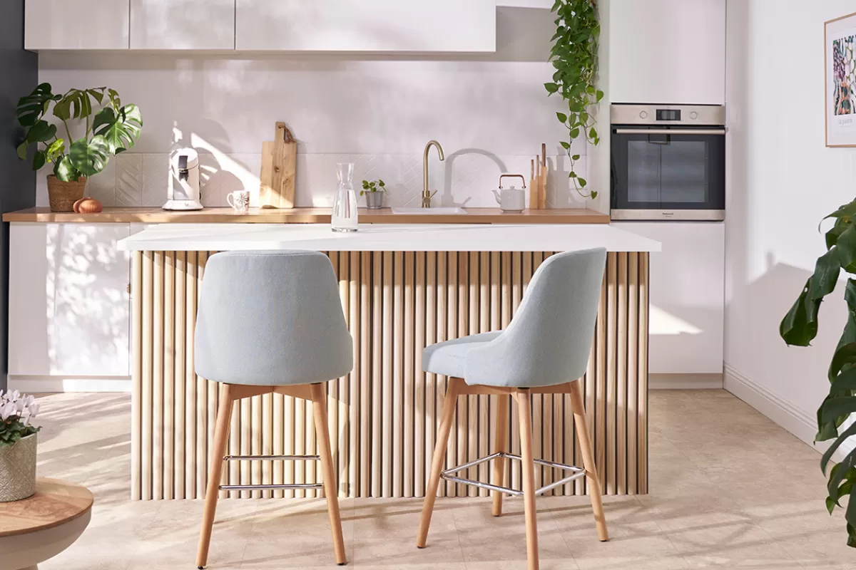 Miliboo Taburetes De Bar-Set de 2 taburetes de cocina giratorios de diseño negros y madera oscura 65 cm HASTA