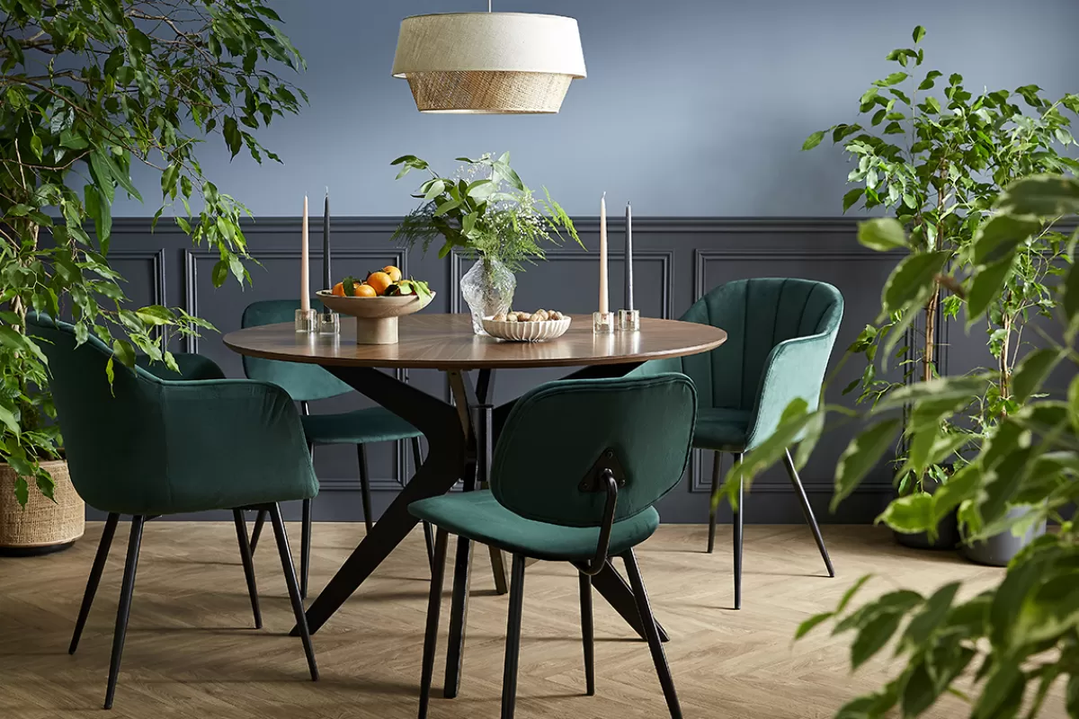 Miliboo Sillas Modernas-Silla diseño de terciopelo verde y patas de metal negro MILLY